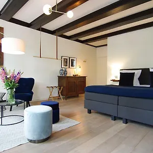 1637: Historic Canal View 3* Amsterdam
