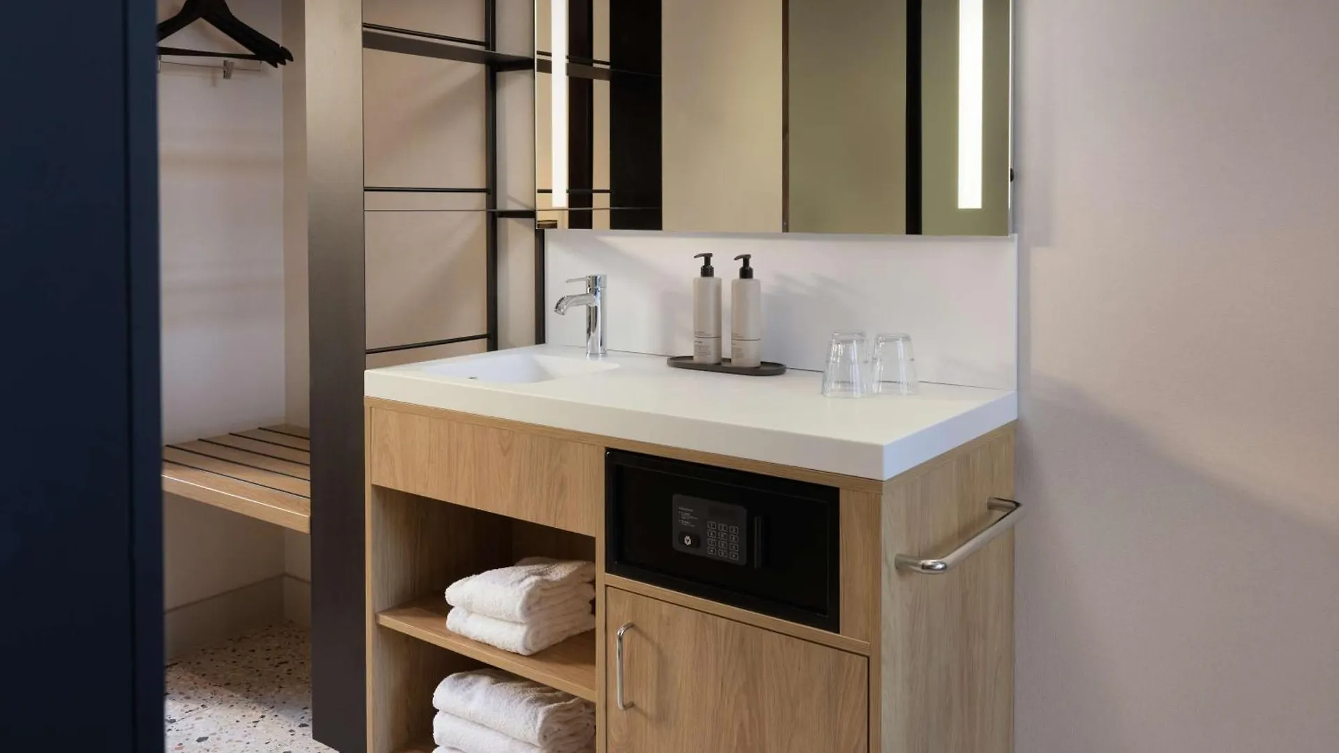 Motto By Hilton Rotterdam Blaak Hotel