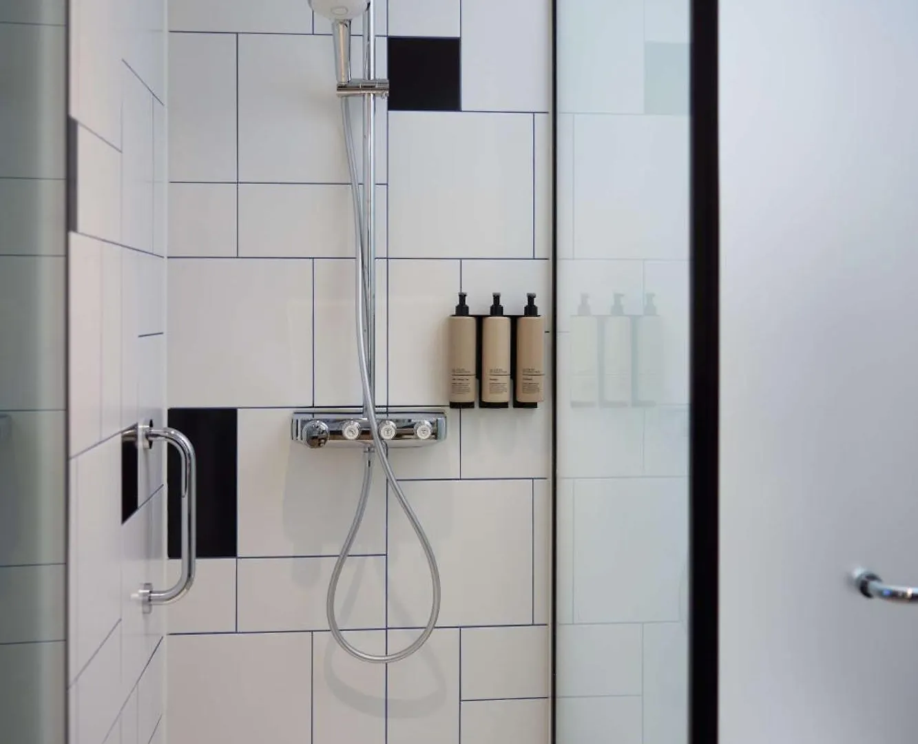 Motto By Hilton Rotterdam Blaak Hotel